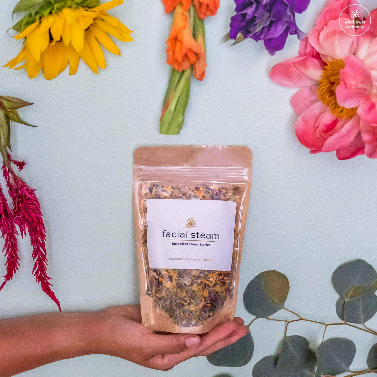 Séance de vapeur faciale à domicile avec WILDFLOWER WELLNESS