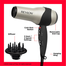 Sèche-cheveux Turbo REVLON en utilisation