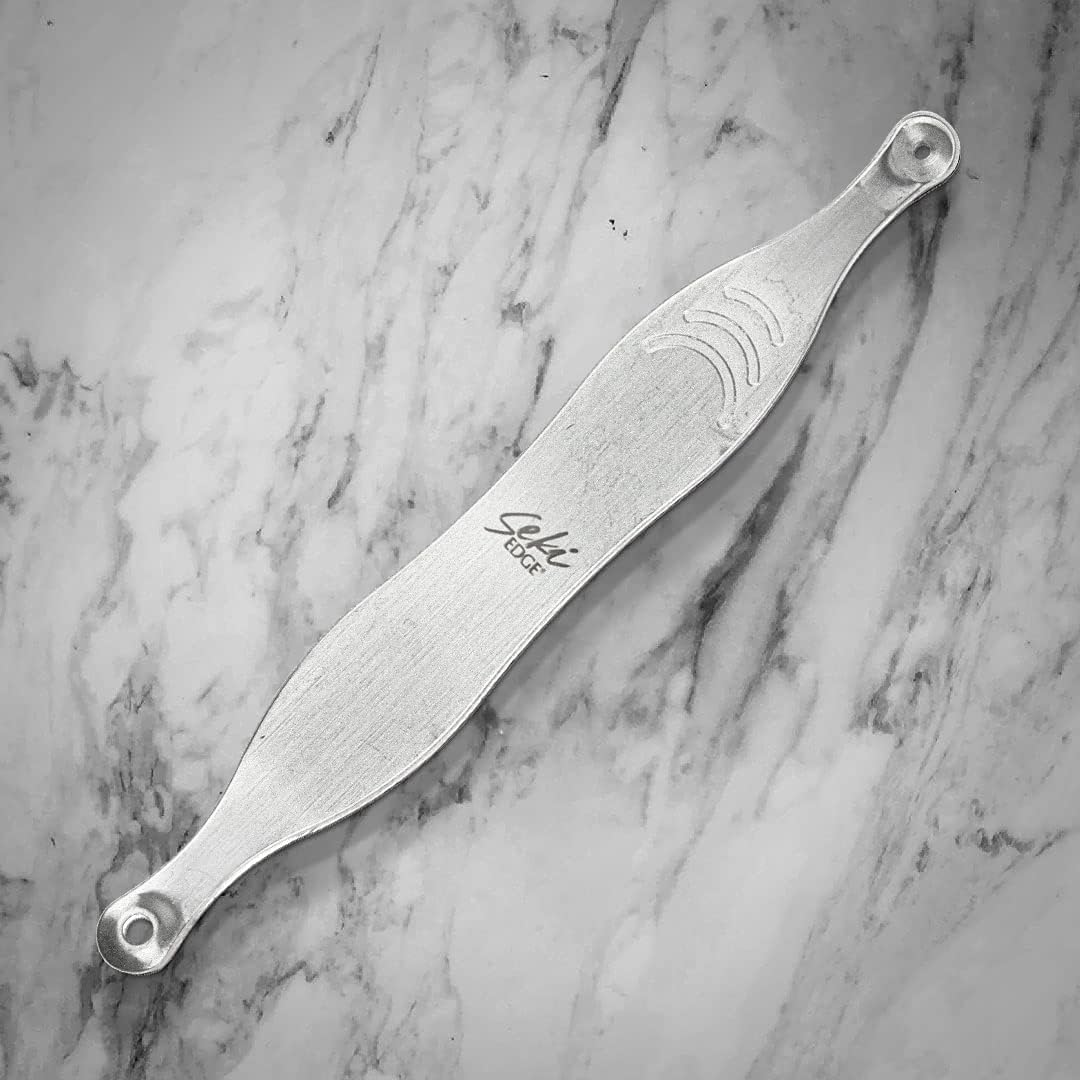 Seki EDGE Extracteur de Comédons utilisé sur la peau