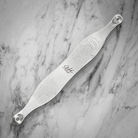 Seki EDGE Extracteur de Comédons utilisé sur la peau