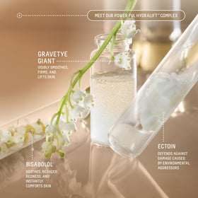 Sérum BIOSSANCE Squalane + Firm & Lift en utilisation