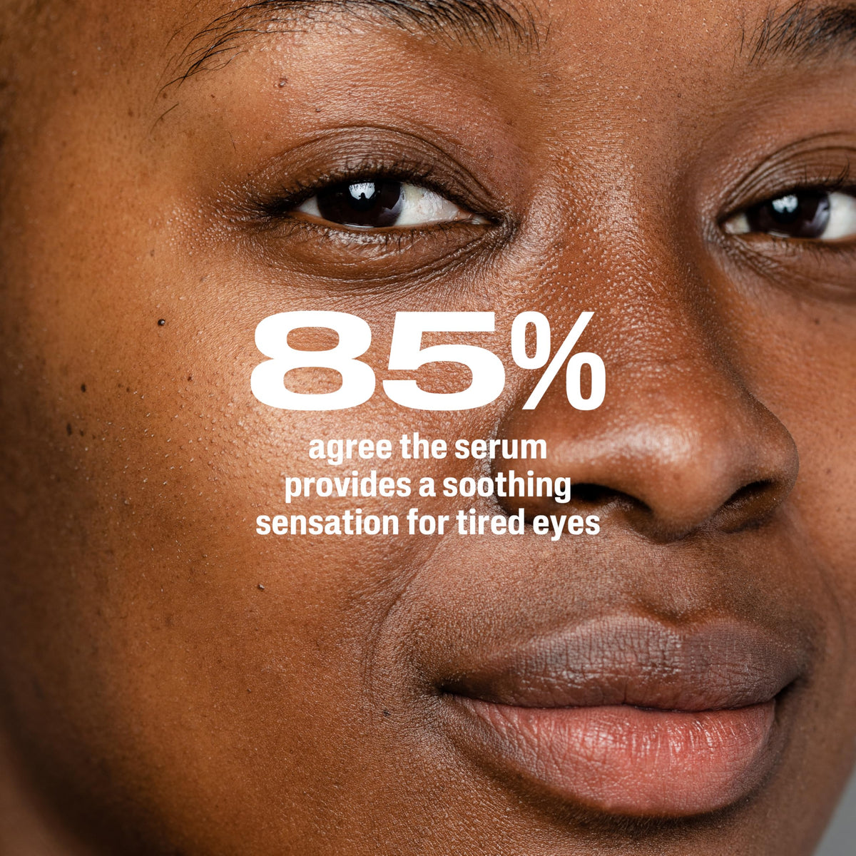 Sérum Gel Contour des Yeux Cetaphil avec un fond naturel