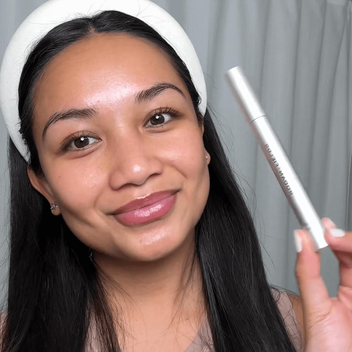 Sérum R+F Lash support 5 ml avec un fond de soins de beauté
