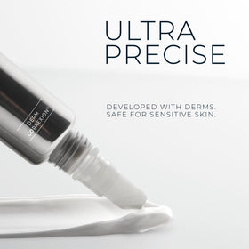 Sérum RoC Derm Correxion 30ml sur un fond neutre