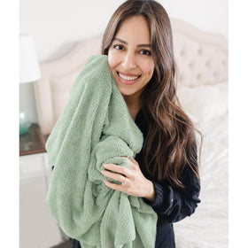 Serviette ROLSHOL en microfibre, enroulée autour des cheveux
