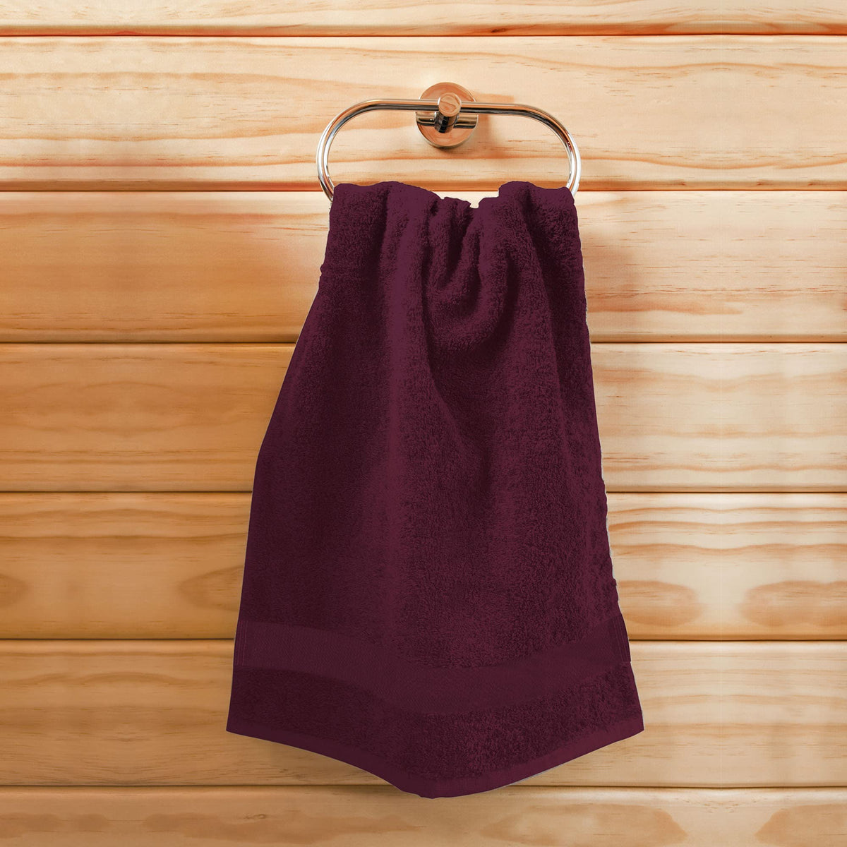 Serviettes Utopia montrant leur taille 16x27 pouces