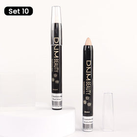 Set de crayons ombre à paupières crème evpct sur une table de maquillage