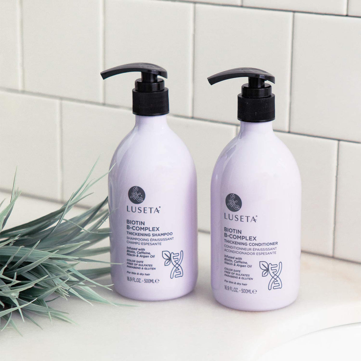 Set de shampooing et après-shampooing L LUSETA sur un fond naturel