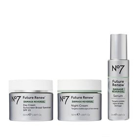 Set No7 Future Renew avec sérum et crèmes vue de face