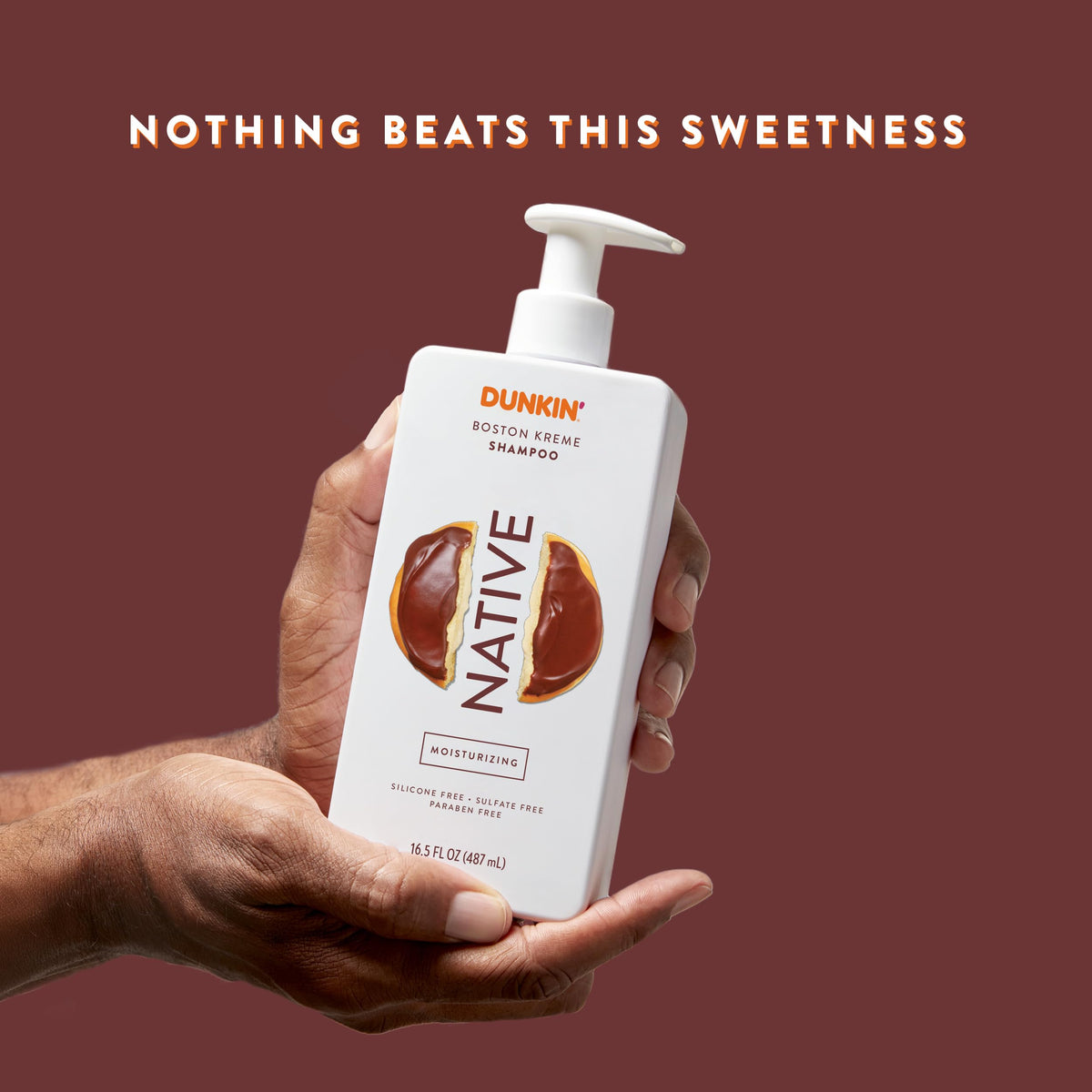 Shampooing Boston Kreme Native avec son parfum en arrière-plan