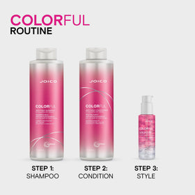 Shampooing Joico Colorful Anti-Fade dans un environnement de salle de bain