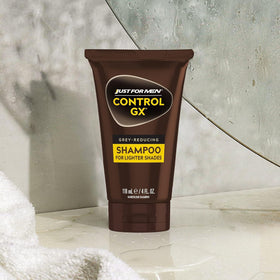 Shampooing Just for Men Control GX 4 Fl Oz dans une salle de bain