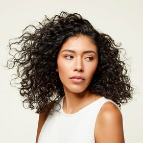 Shampooing Odele clarifiant sans sulfates avec accessoires de beauté