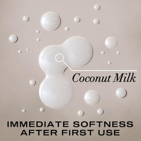 Shampooing OGX au lait de coco en utilisation sur cheveux