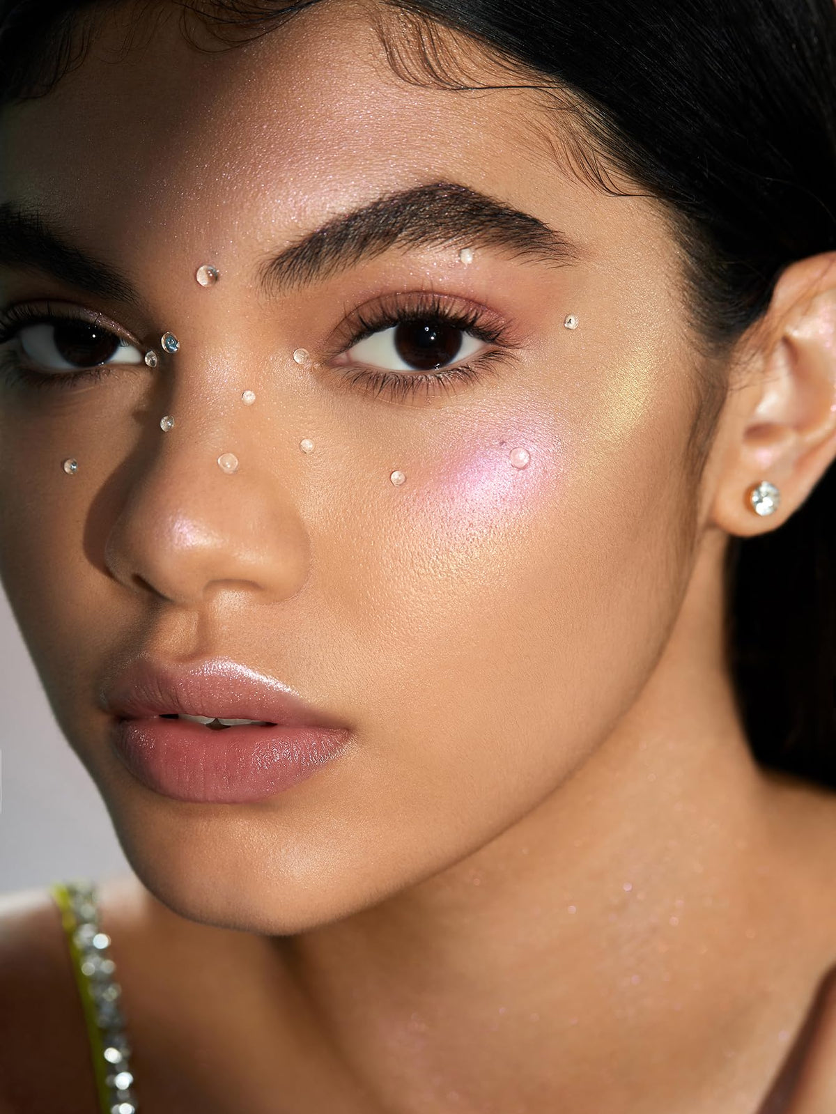 SHEGLAM Chroma-Glow Bloom Highlighter Gel Crème close-up of texture