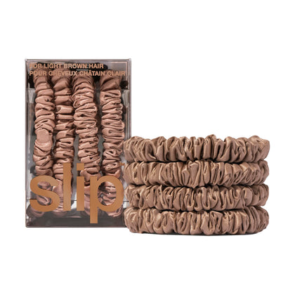SLIP Scrunchies en soie brun clair vue avant avec quatre élastiques