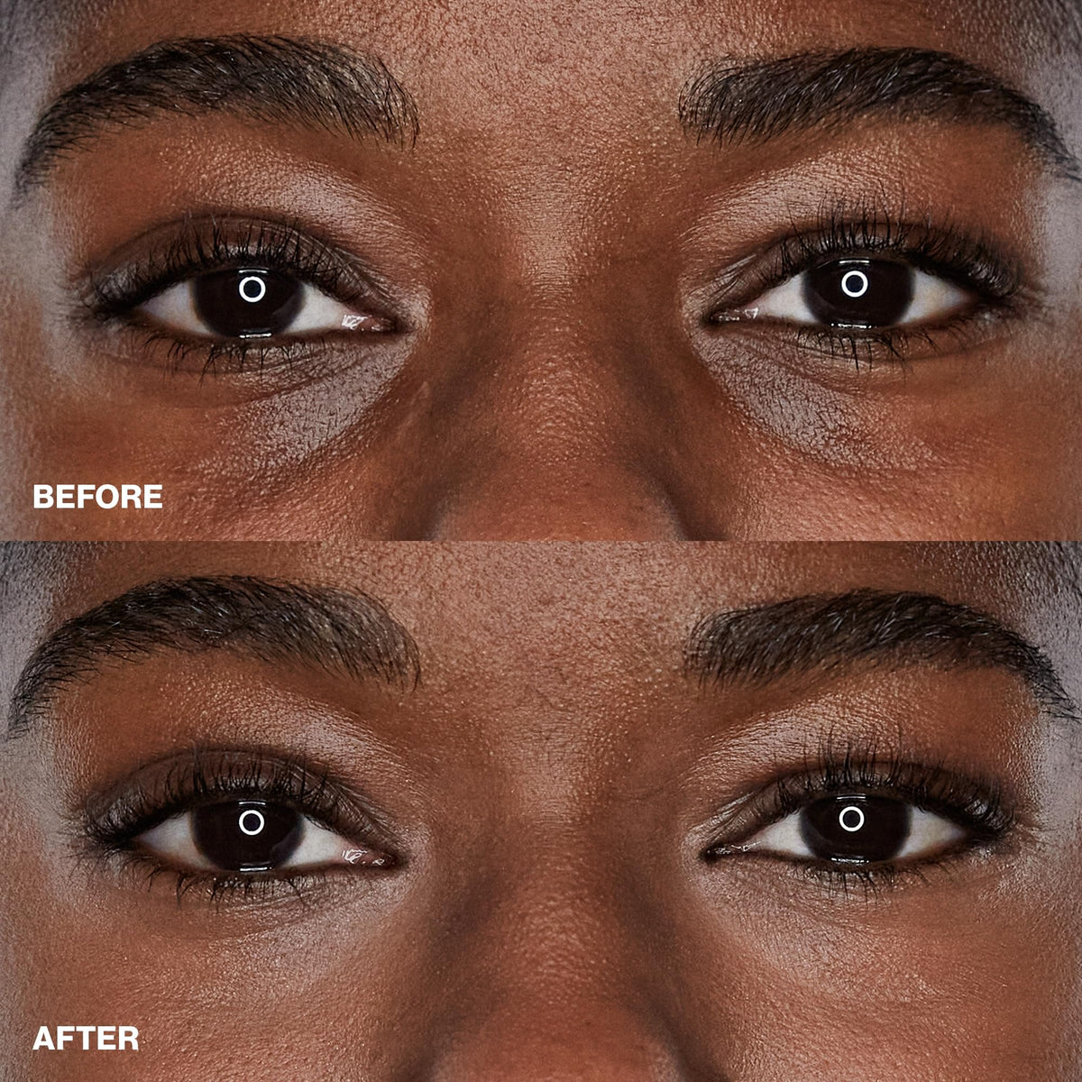 Smashbox Correcteur Éclaircissant Sous les Yeux 50g texture crémeuse sur le doigt