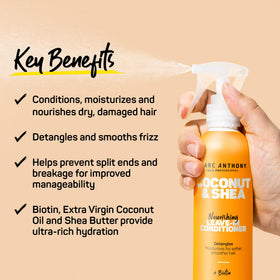 Spray conditionneur Coconut Shea Marc Anthony en usage sur des cheveux