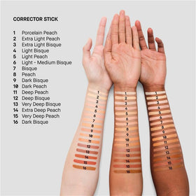 Stick Correcteur de Teint Bobbi Brown avec des accessoires de maquillage