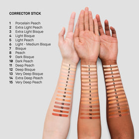 Stick Correcteur de Teint Bobbi Brown en application sur la peau