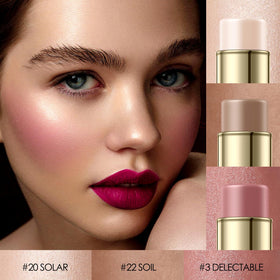 Stick illuminateur Falocutus en application sur le visage