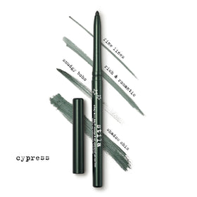 stila Stay All Day Gel Eyeliner sur le dessus d'une trousse de maquillage