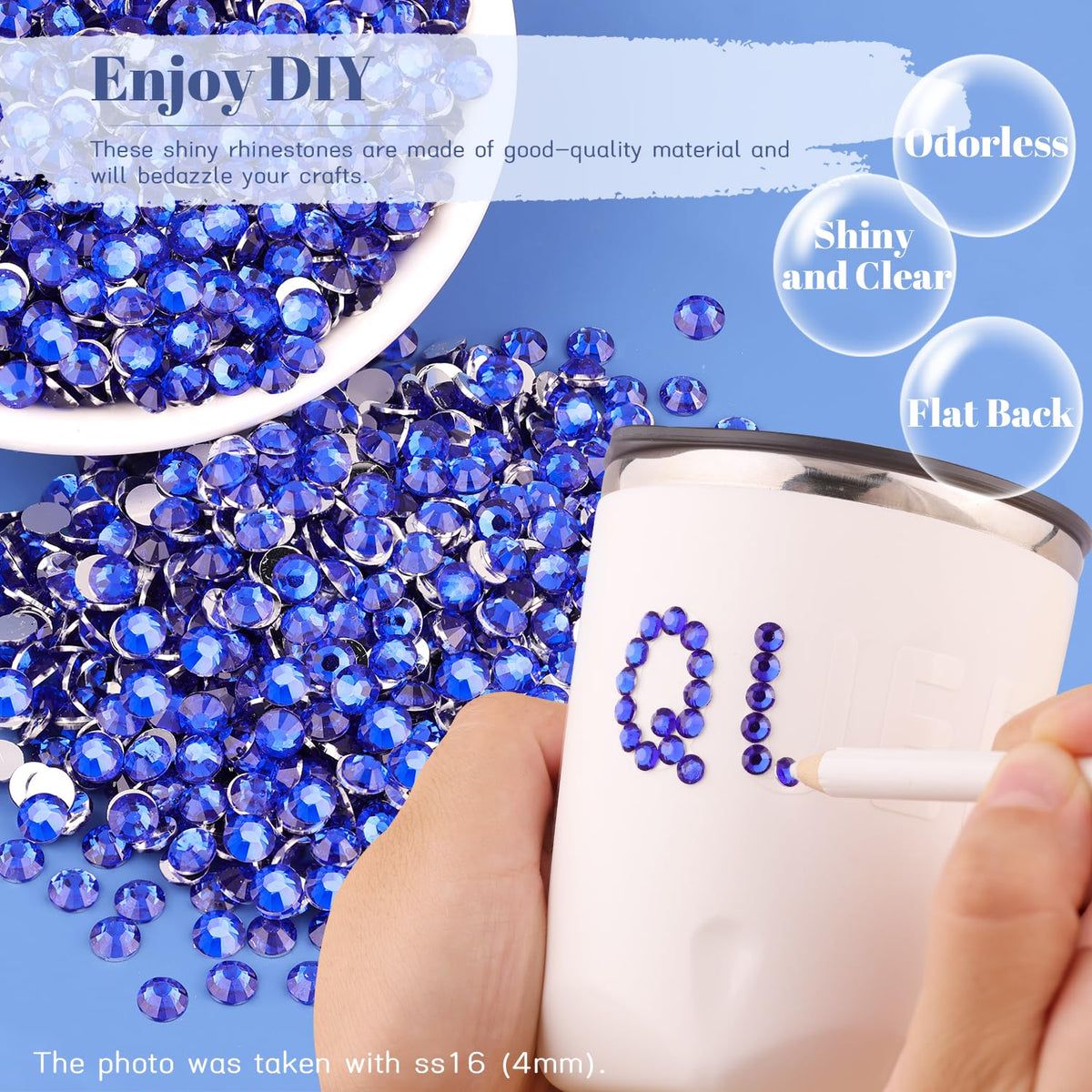Strass en résine bleu royal sur un tumbler décoratif