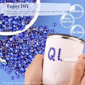 Strass en résine bleu royal sur un tumbler décoratif