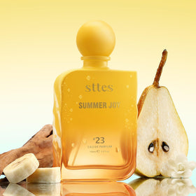Sttes Eau de Parfum #23 Summer Joy sur une table ensoleillée