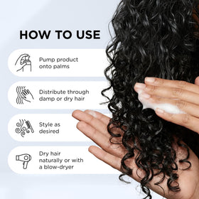 Style Factor Mousse Coiffante Extra Forte 2,5oz texture mousse au-dessus de la main