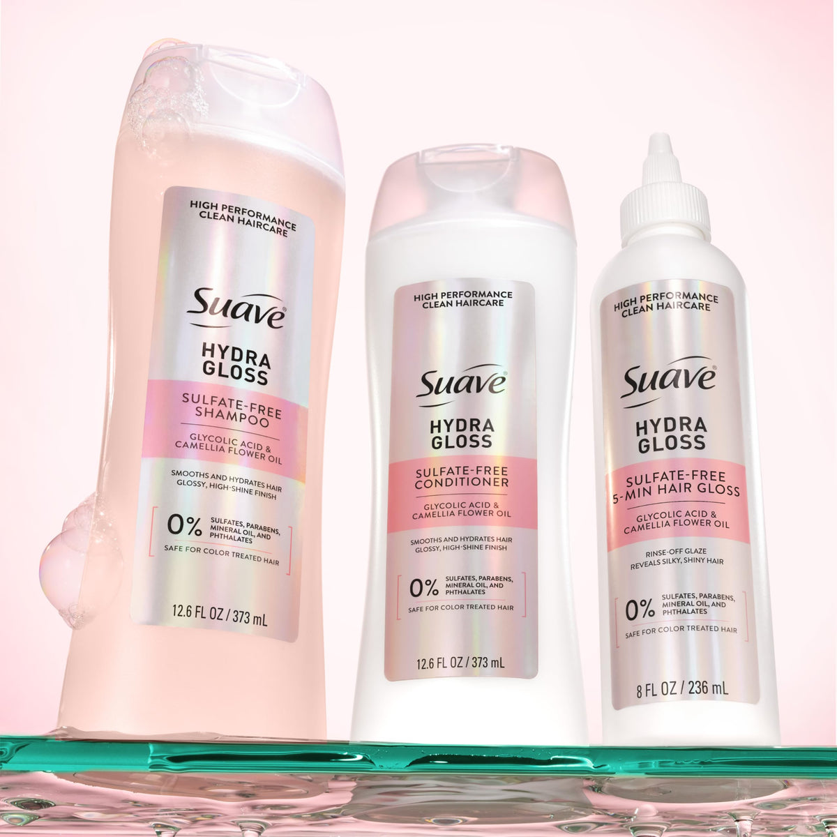 Suave Hydra Gloss 5-Minute Hair Gloss dans une salle de bain