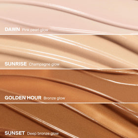 Supergoop! Glowscreen SPF 40 avec éclat sur une surface réfléchissante