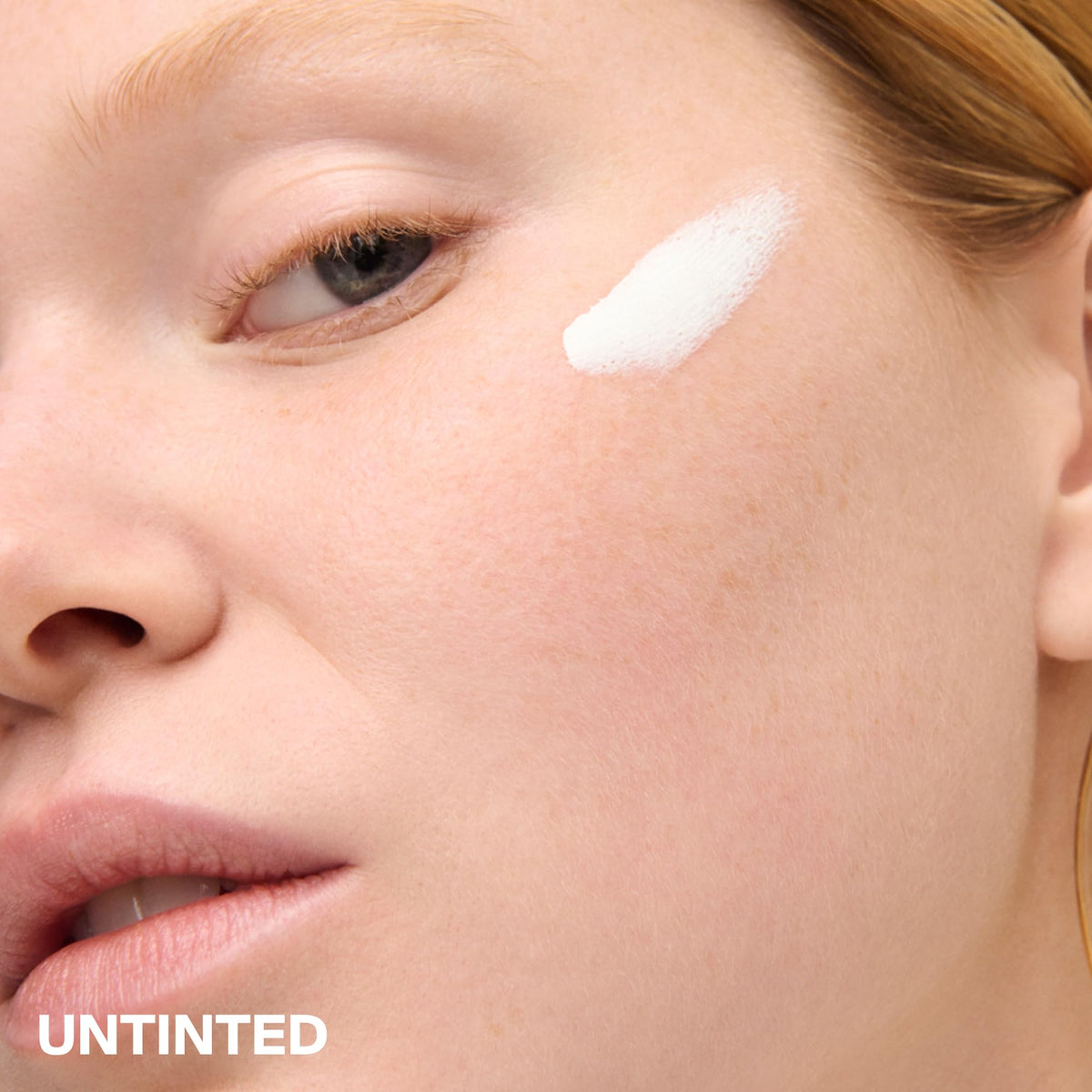 Supergoop! Mattescreen Minéral SPF 40 application sur le visage