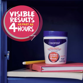 Tampons Clearasil dans un environnement de salle de bain