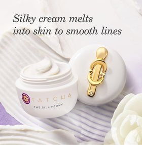 TATCHA Crème Contour des Yeux Soie Pivoine 40g texture crémeuse