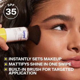 Teinte translucide de la poudre (Re)setting SPF 35 de Supergoop!