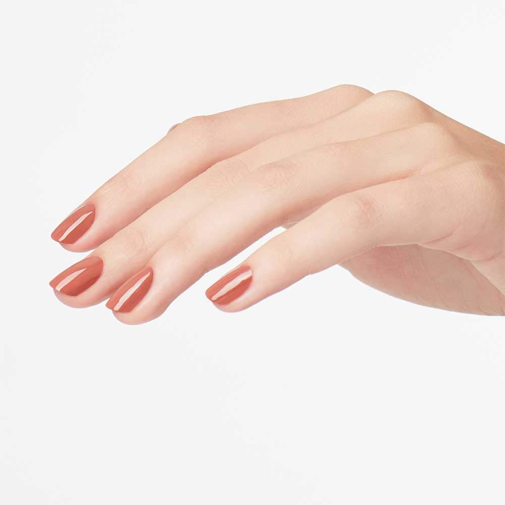 Teintes de vernis à ongles OPI, incluant Chocolate Moose