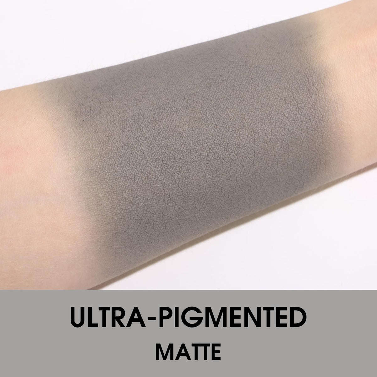 Teintes scintillantes de la palette UCANBE incluant Moonlight et Saturn