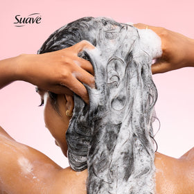 Texture crémeuse de l'après-shampooing Suave Hydra Gloss