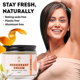 Texture crémeuse du déodorant ECO ROOTS sur un doigt