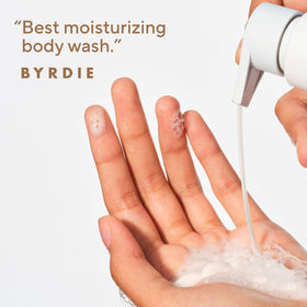 Texture crémeuse du gel douche Native sur une éponge