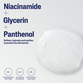 Texture crémeuse du nettoyant Cetaphil sur une main