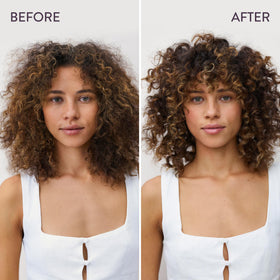 Texture crémeuse du Pureology Hydrate Conditioner sur la main