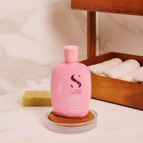 Texture crémeuse du Shampooing Hydratant Semi di Lino