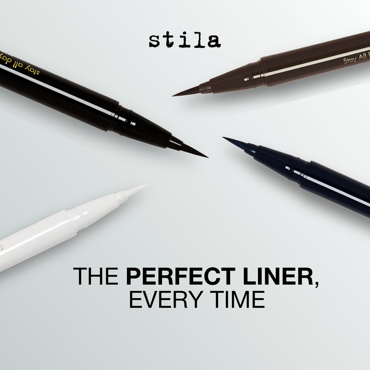 texture de l'eyeliner liquide stila sur la main