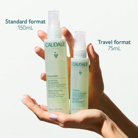 Texture de l'huile démaquillante Vinoclean de Caudalie sur la main