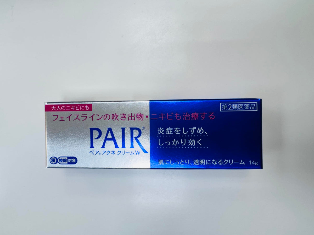 Texture de la crème Anti-Acné Generic sur une main