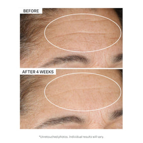 Texture de la crème de nuit StriVectin au rétinol sur une main