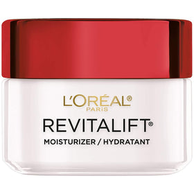 Texture de la crème hydratante L'Oreal Paris sur la main