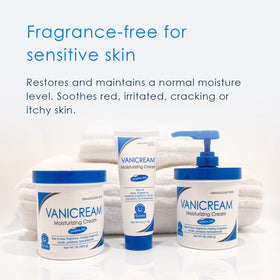 Texture de la Vanicream Crème Hydratante sur un doigt